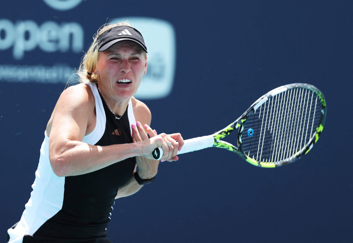 Wozniacki falls to Kalinina in Miami Open (TinyPNG) Caroline Wozniacki falls to Kalinina in Miami Open