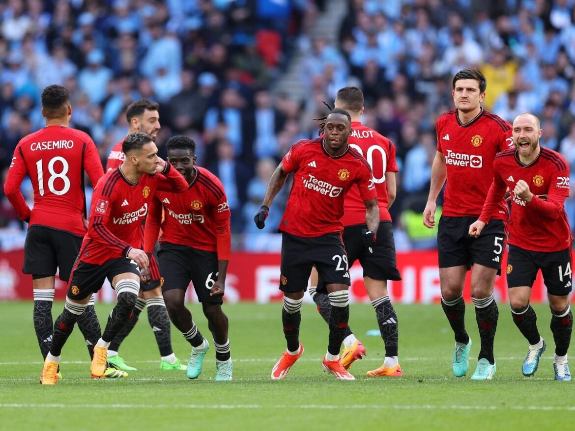 Man United players did not celebrate after beating Coventry-min