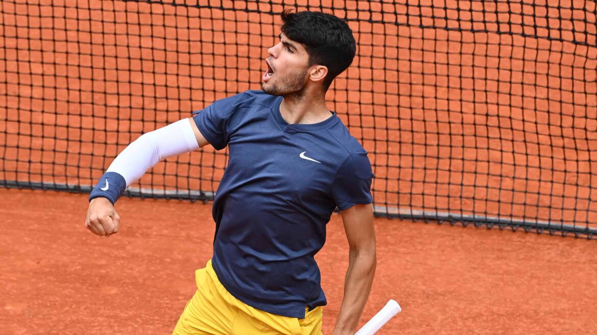 Alcaraz to face Sinner in French Open semis (TinyPNG) Alcaraz to face Sinner in French Open semis; Djokovic withdraws