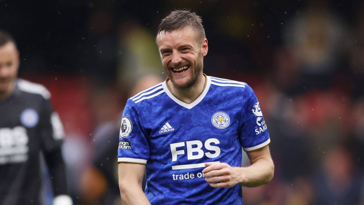 leicesters-jamie-vardy-taunts-hotspur-fans-after-being-subbed-off