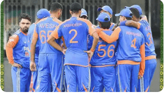 Members of India's T20I team take huddle in their Test series against South Africa. India clinch South Africa series