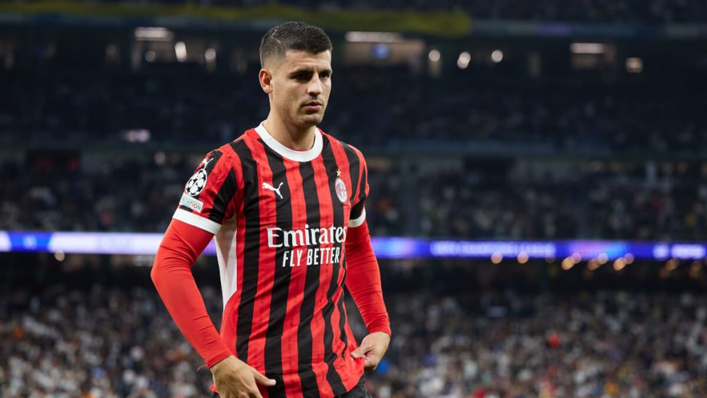 alvaro-morata-suffers-head-injury-during-ac-milan-training