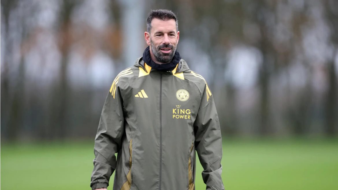 van-nistelrooy-disappointed-on-his-man-united-exit van-nistelrooy-disappointed-on-his-man-united-exit