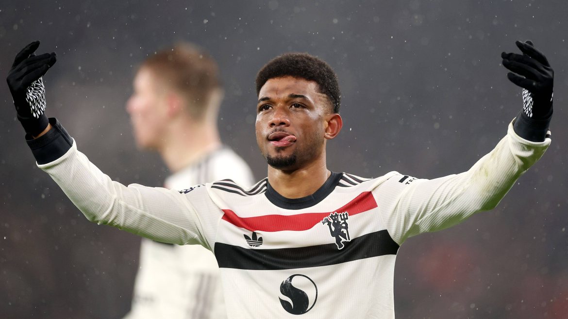 amad-diallo-signs-new-contract-with-man-united