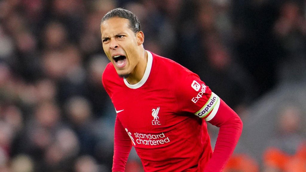carabao-cup-virgil-van-dijk-angry-at-referees-decision