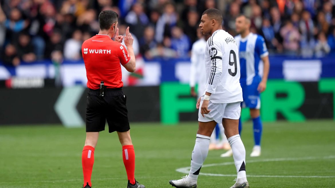 kylian-mbappe-sorry-for-rash-red-card-challenge kylian-mbappe-sorry-for-rash-red-card-challenge