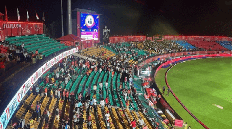 Some cricket fans stayed on their seats even after a major portion of the Dharamsala stadium fell into darkness due to a technical failure during an IPL 2025 match on Thursday. Punjab Kings vs Delhi Capitals called off due to floodlight failure